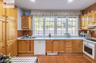 Chalet en venta en Zubia (La)