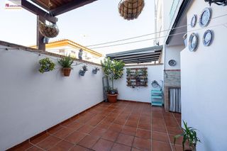 Casa adosada en venta en Zubia (La)