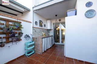 Casa adosada en venta en Zubia (La)