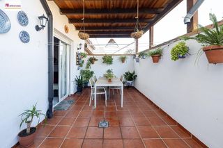 Casa adosada en venta en Zubia (La)