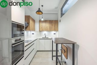 Piso en venta en Bola de Oro - Serrallo en Granada