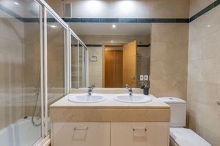 Piso en venta en Camino de Ronda - Rosaleda en Granada