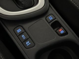 Toyota Yaris HÍBRIDO Modelo 2023