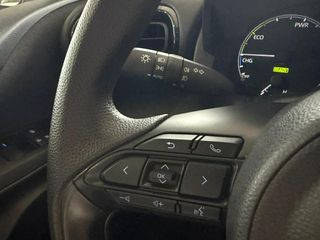 Toyota Yaris HÍBRIDO Modelo 2023