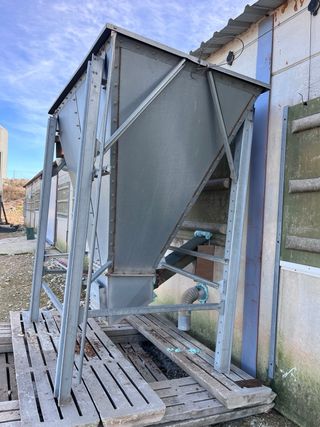 Tolvas para estufas metálicas