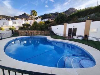 Casa adosada en venta en Pizarra