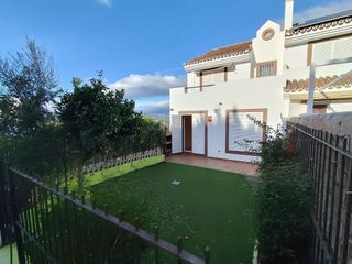 Casa adosada en venta en Pizarra
