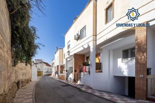 Chalet en venta en Zubia (La)