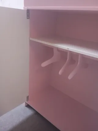 Armario para muñecas de madera