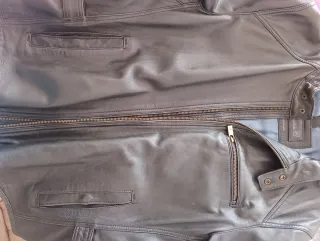 Chaqueta de piel Massimo Dutti Negra