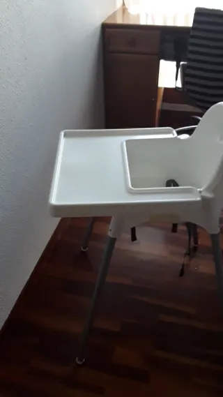 Trona para bebé blanca