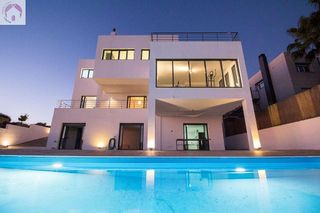 Chalet en venta en Zubia (La)