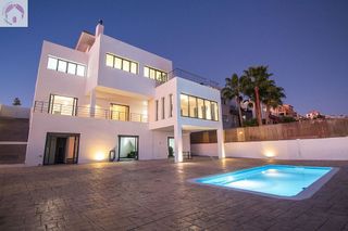 Chalet en venta en Zubia (La)