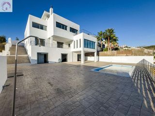 Chalet en venta en Zubia (La)