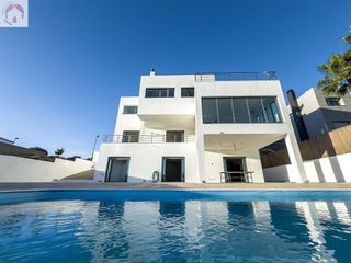 Chalet en venta en Zubia (La)