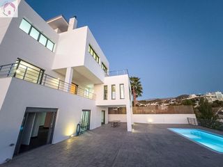 Chalet en venta en Zubia (La)