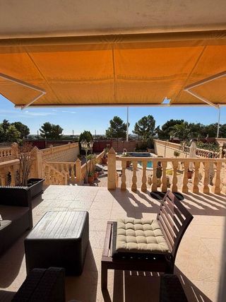 Chalet en venta en Jubalcoi en Elche