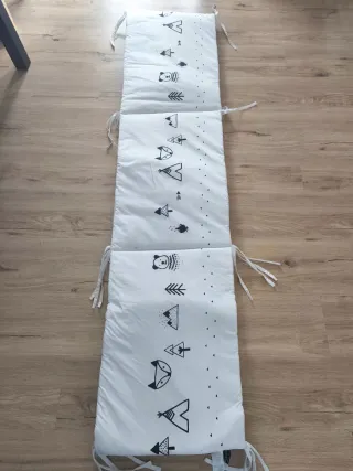 Protector cuna y conjuntos de sábanas y saco