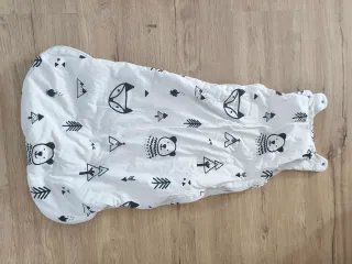 Protector cuna y conjuntos de sábanas y saco