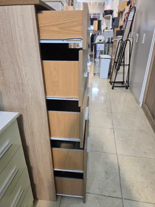 Comò in legno e metallo