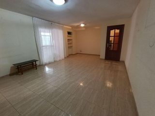 Piso en venta en Santa Rosa - Valdeolleros en Córdoba