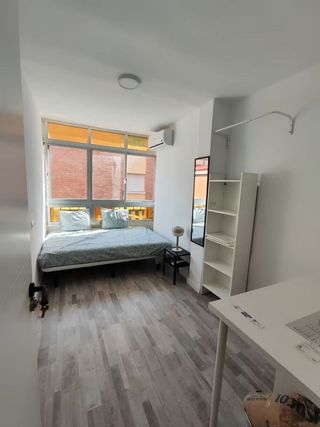 Piso en venta en Parque Victoria Eugenia en Málaga