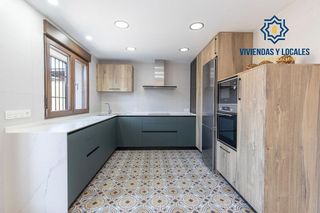 Chalet en venta en Zubia (La)