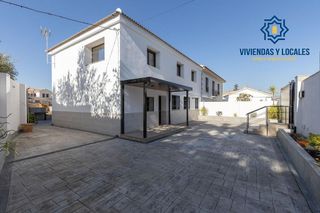 Chalet en venta en Zubia (La)