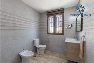 Chalet en venta en Zubia (La)