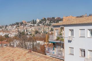 Piso en venta en Bola de Oro - Serrallo en Granada