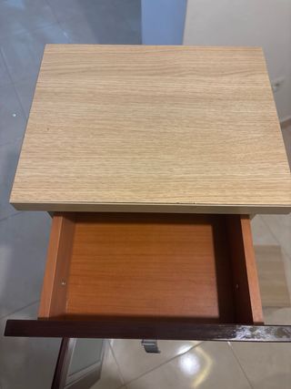 Mobile ingresso in legno e vetro