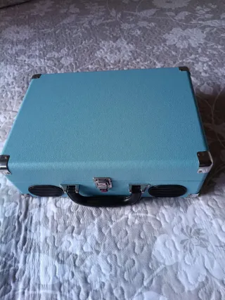 Tocadiscos 1 by one azul y negro. Con bluetooth