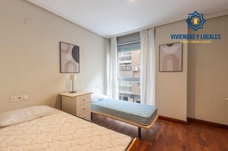 Piso en venta en Camino de Ronda - Rosaleda en Granada