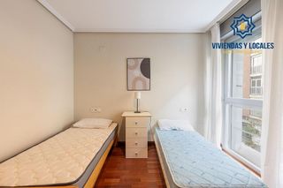 Piso en venta en Camino de Ronda - Rosaleda en Granada