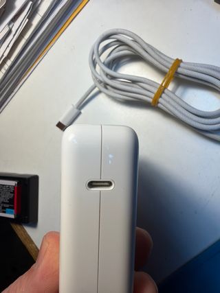 Cargador Apple MacBook A2518 Original