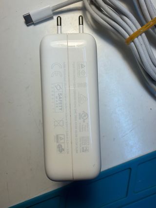 Cargador Apple MacBook A2518 Original