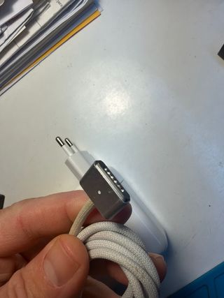 Cargador Apple MacBook A2518 Original