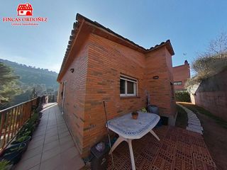 Chalet en venta en Corbera de Llobregat