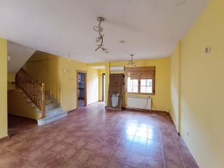 Casa adosada en venta en Azucaica - Santa María de Benquerencia en Toledo