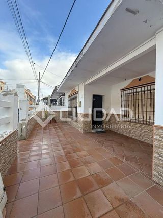 Chalet en venta en Centro - Norte en Chipiona