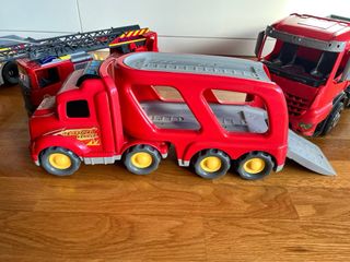 Conjunto 4 camiones de juguete