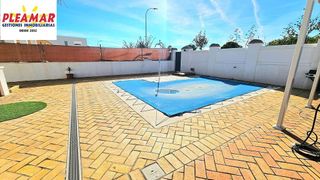 Chalet en venta en Santuario - La Laguna en Chipiona