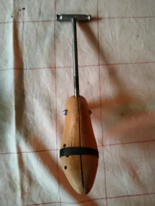 Herramienta zapatero antigua de madera