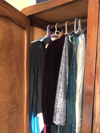 Armario vintage castaño con espejo