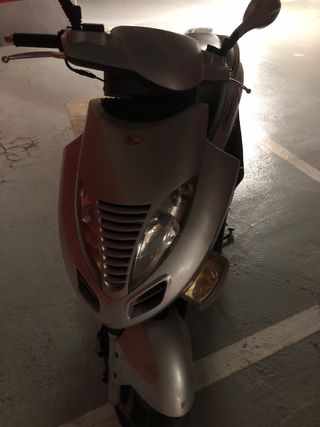 Scooter Kymco Betwin 125cc Plata año 2003 29000 km