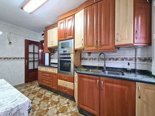 Piso en venta en La Arena en Gijón