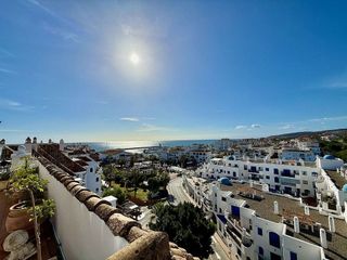 Ático en venta en Puerto de la Duquesa en Manilva