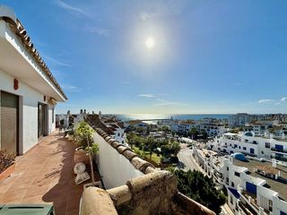 Ático en venta en Puerto de la Duquesa en Manilva