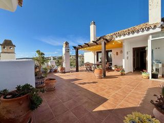 Ático en venta en Puerto de la Duquesa en Manilva