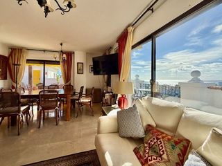 Ático en venta en Puerto de la Duquesa en Manilva